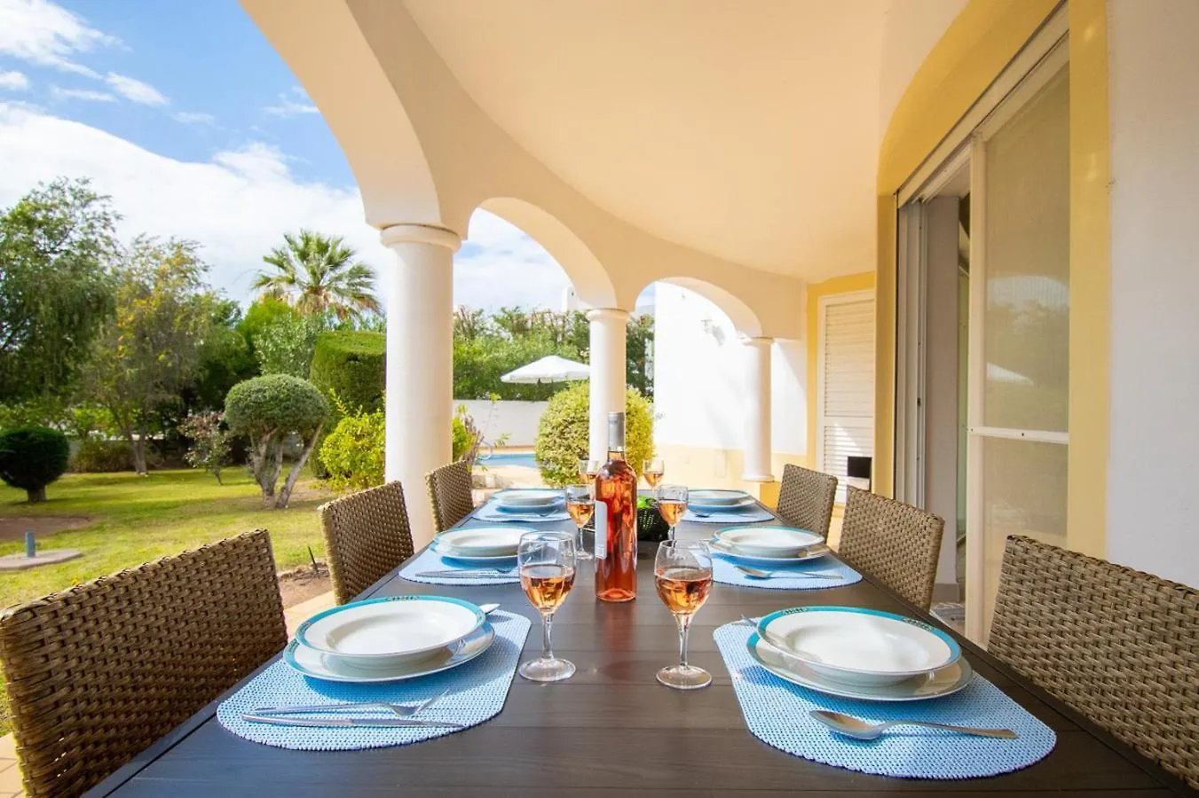 Villa La Pausa - Serene 3-Bedroom Retreat With Heated Pool Carvoeiro