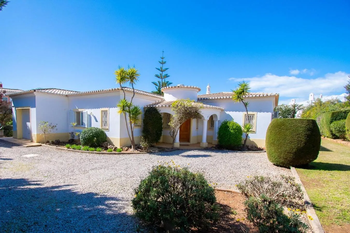 Villa La Pausa - Serene 3-Bedroom Retreat With Heated Pool Carvoeiro  Portogallo