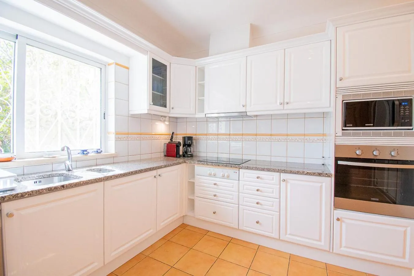 Villa La Pausa - Serene 3-Bedroom Retreat With Heated Pool Carvoeiro  Portogallo