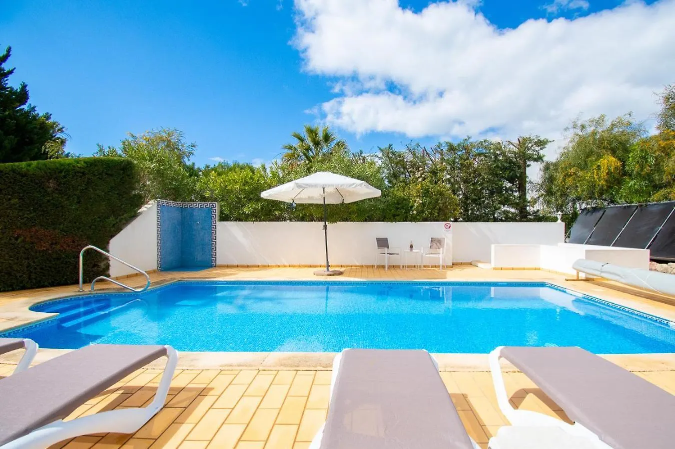 Villa La Pausa - Serene 3-Bedroom Retreat With Heated Pool Carvoeiro   Carvoeiro (Lagoa)