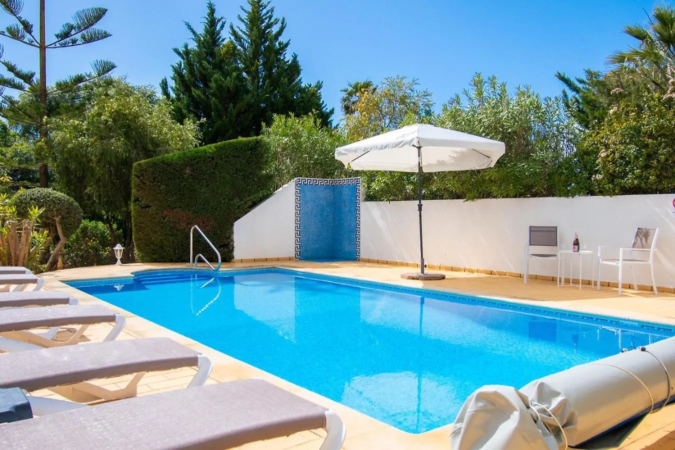 Villa La Pausa - Serene 3-Bedroom Retreat With Heated Pool Carvoeiro  0*, Carvoeiro (Lagoa)