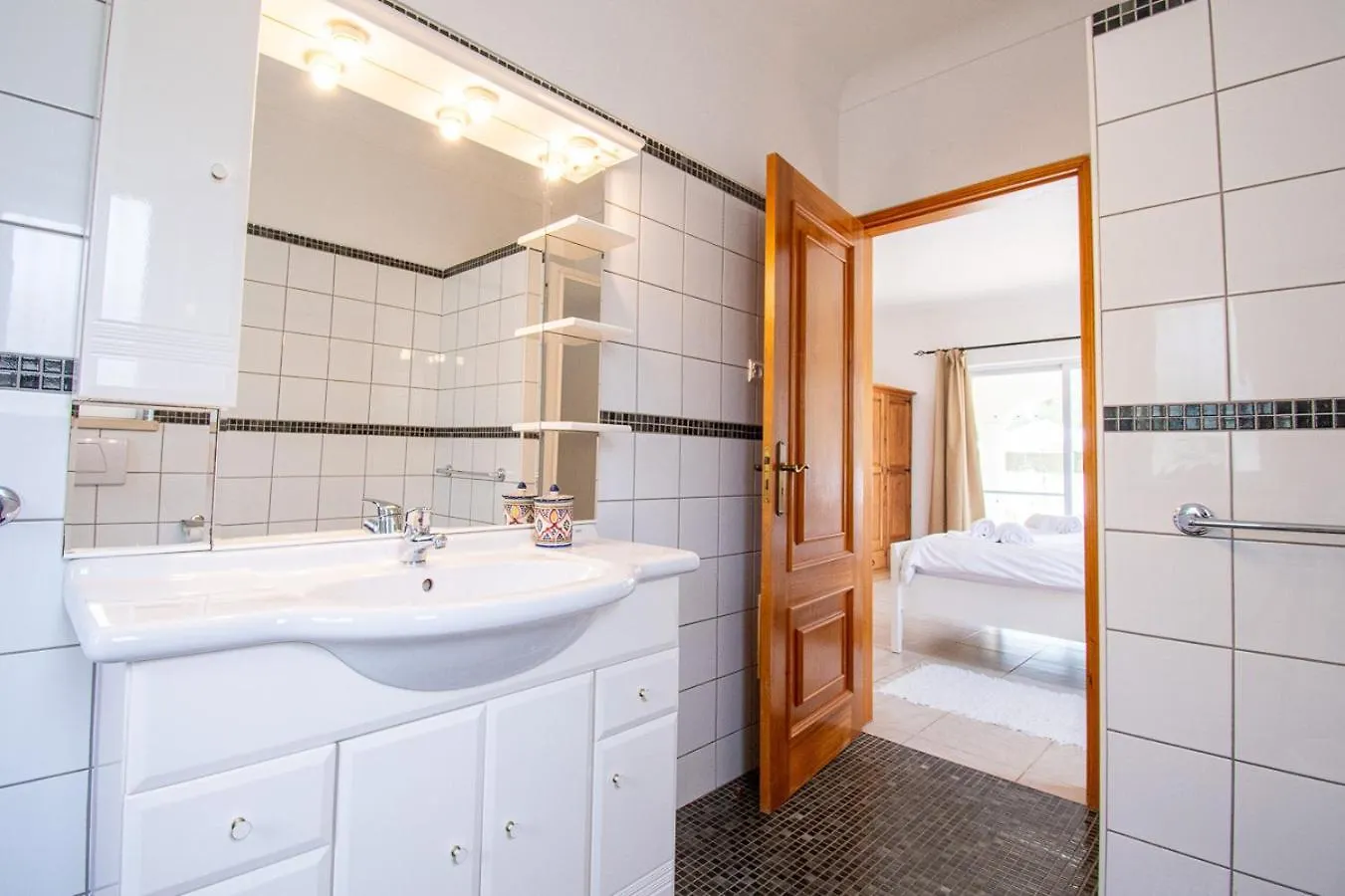 Villa La Pausa - Serene 3-Bedroom Retreat With Heated Pool Carvoeiro  Portugal