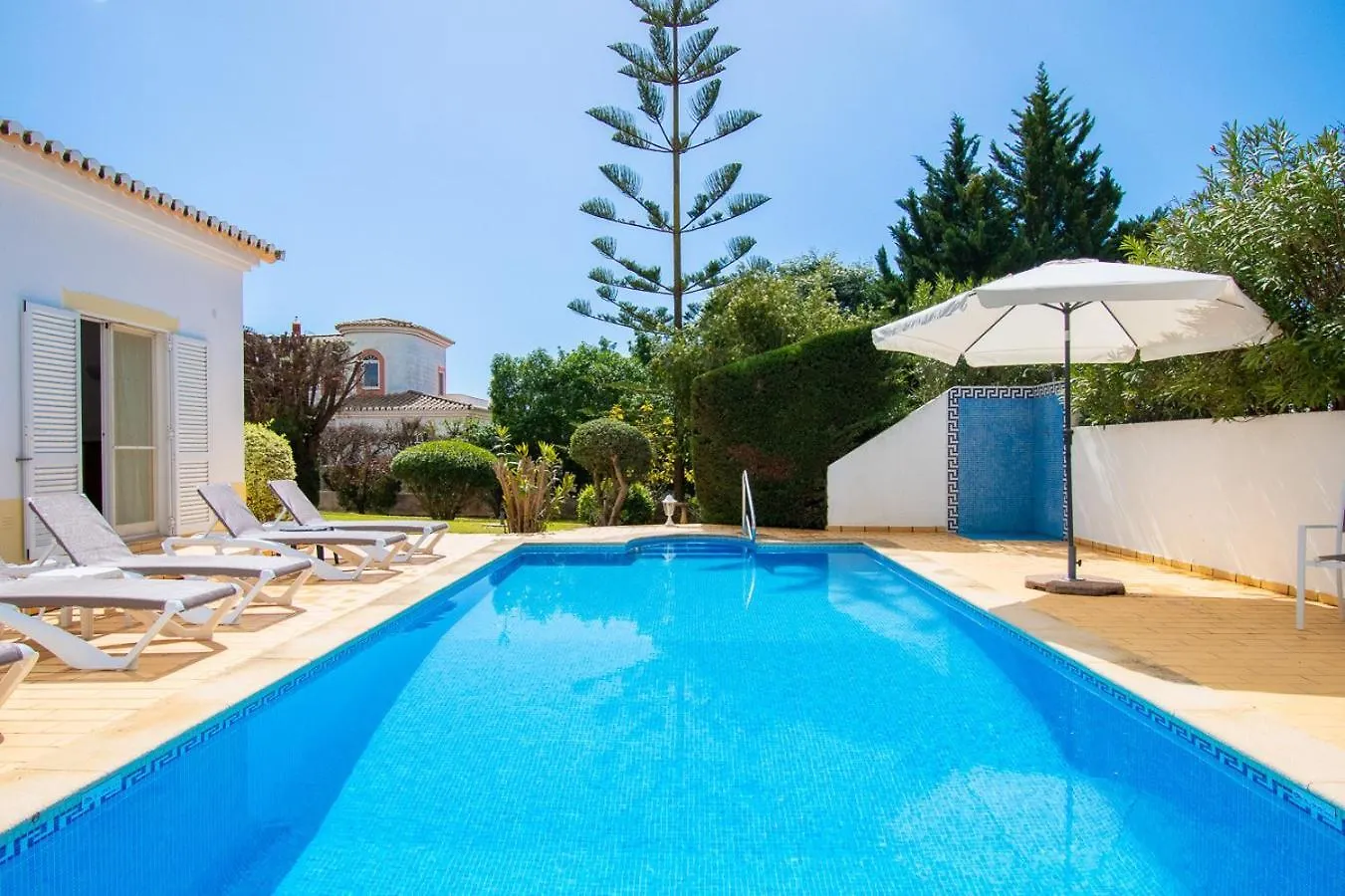 Villa La Pausa - Serene 3-Bedroom Retreat With Heated Pool Carvoeiro  0*, Carvoeiro (Lagoa) Portugal